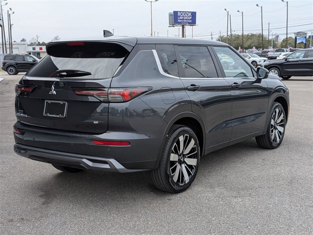 2026 Mitsubishi Outlander SE:MI30260