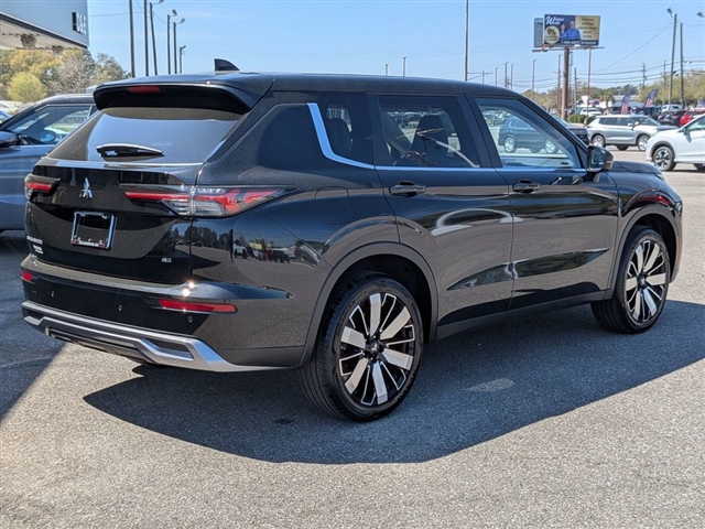 2026 Mitsubishi Outlander SE:MI30300