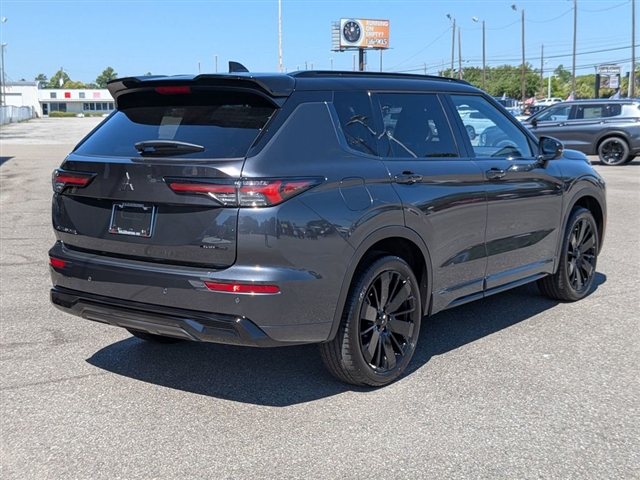 2026 Mitsubishi Outlander Black Edition:MI30460