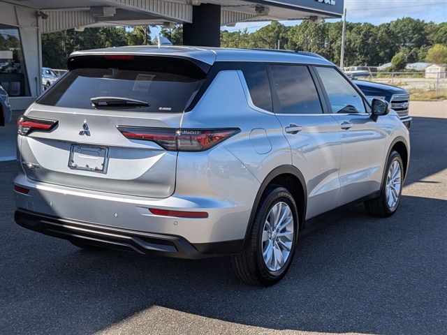 2025 Mitsubishi Outlander ES:MM139920