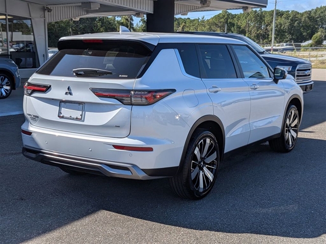 2025 Mitsubishi Outlander SE:MM139900