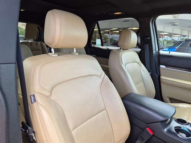 2017 Ford Explorer Limited:02560UU