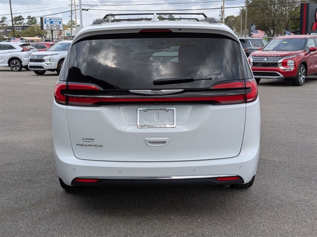 2022 Chrysler Pacifica Touring L:02150UU