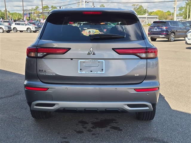 2023 Mitsubishi Outlander SE:30052N