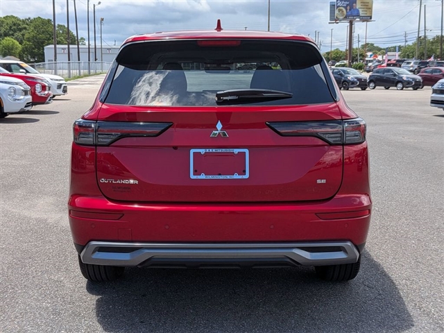2025 Mitsubishi Outlander SE:MM39700