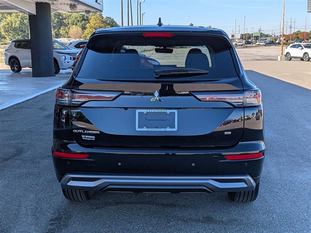 2025 Mitsubishi Outlander SE:MI30030