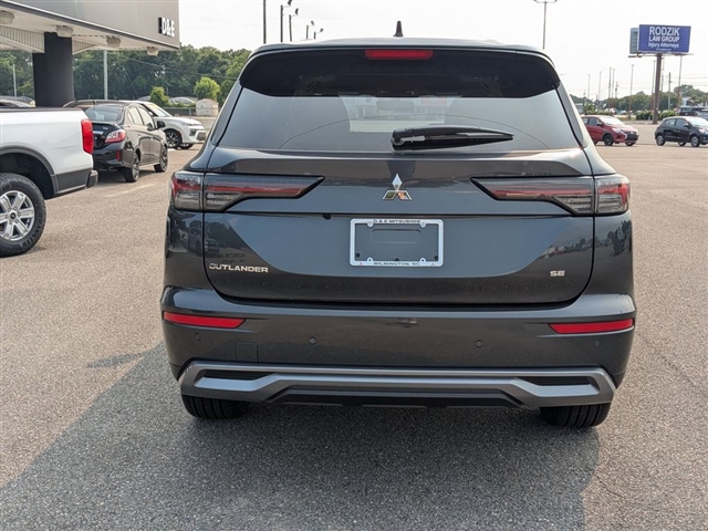 2025 Mitsubishi Outlander SE:MM39470