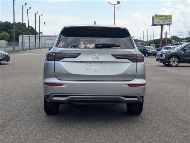 2025 Mitsubishi Outlander SE:MM39600
