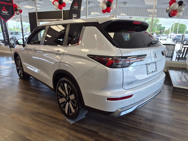 2026 Mitsubishi Outlander SE:MI30500