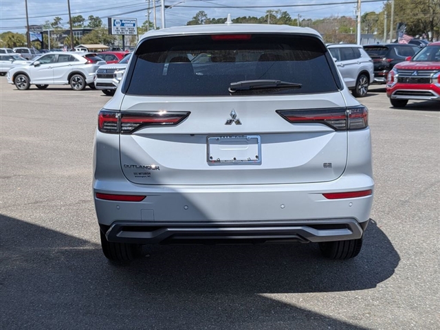 2026 Mitsubishi Outlander SE:MI30330
