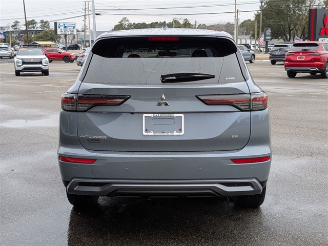 2026 Mitsubishi Outlander SE:MI130120