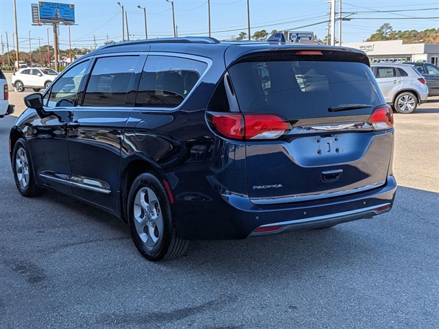 2017 Chrysler Pacifica Touring-L Plus:01870UU