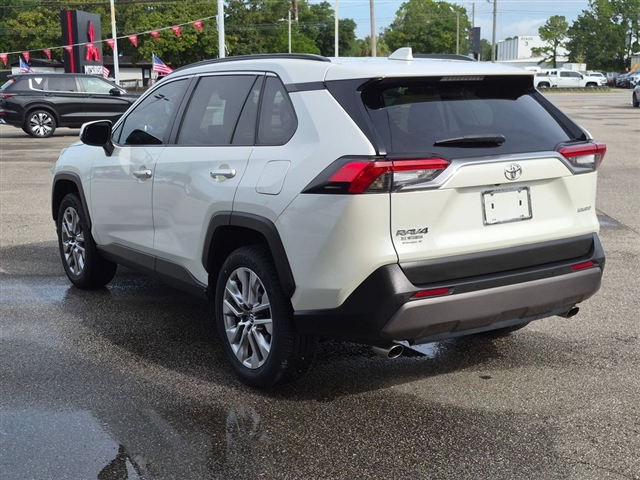 2020 Toyota RAV4 Limited:02570UU