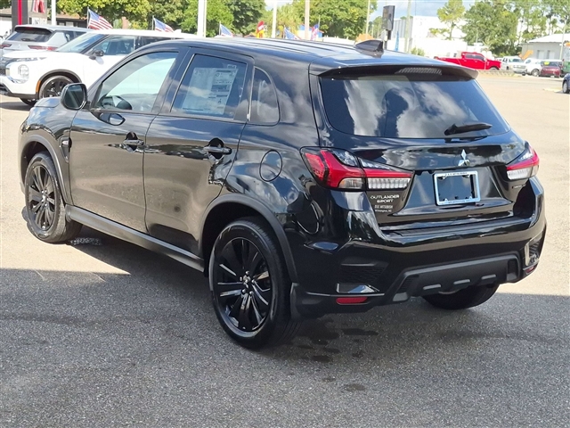 2027 Mitsubishi Outlander Sport LE:MI230580