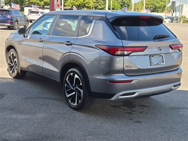 2023 Mitsubishi Outlander SE:30052N
