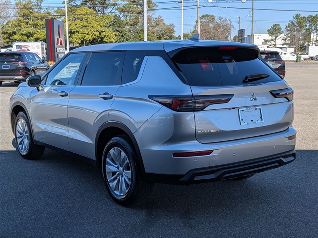 2026 Mitsubishi Outlander ES:MI30240