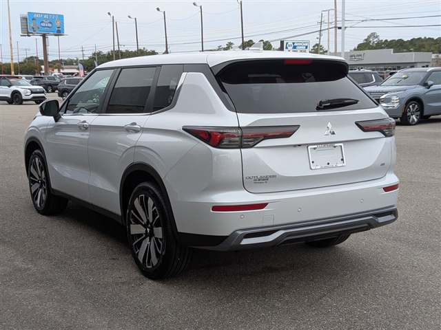 2025 Mitsubishi Outlander SE:MM39970