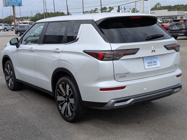 2025 Mitsubishi Outlander SE:MM39820