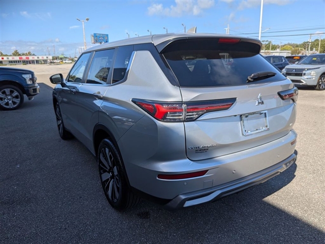 2025 Mitsubishi Outlander SE:MM39940