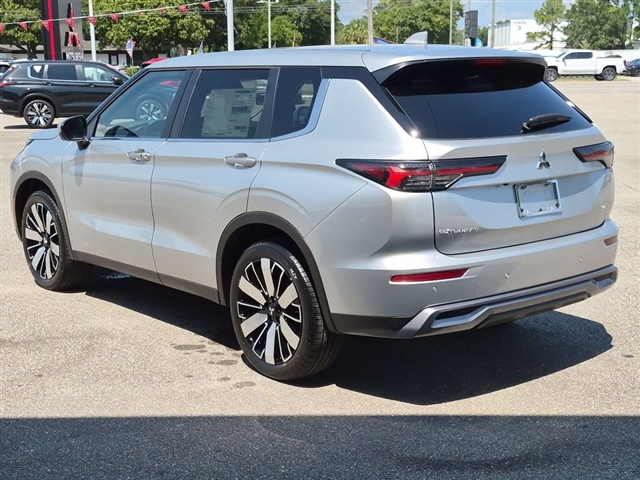 2026 Mitsubishi Outlander SE:MI30530