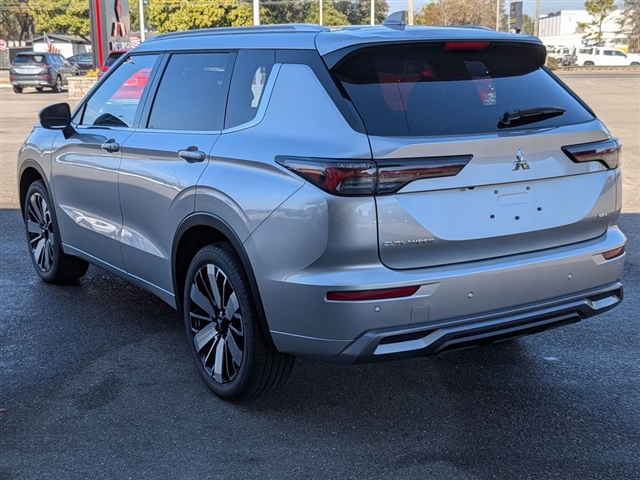 2026 Mitsubishi Outlander Black Edition:MI30100