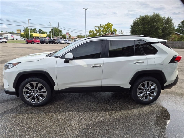 2020 Toyota RAV4 Limited:02570UU