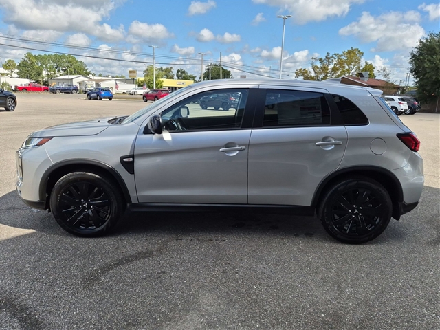 2027 Mitsubishi Outlander Sport LE:MI330610