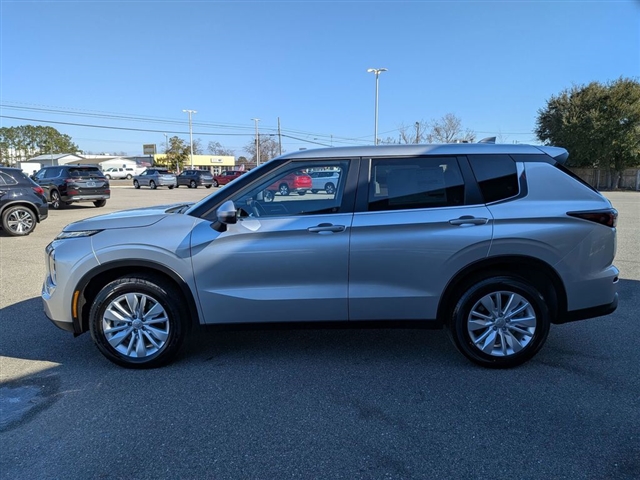 2026 Mitsubishi Outlander ES:MI30240