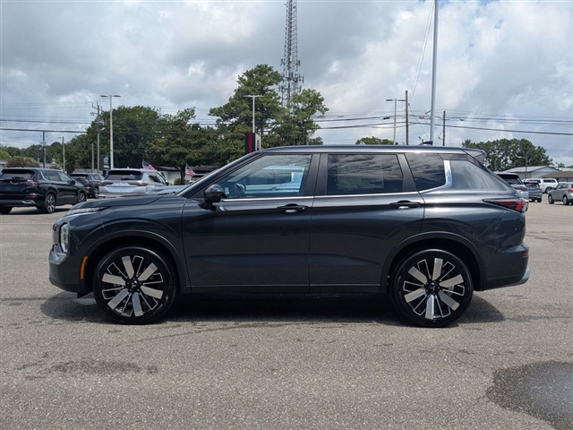 2025 Mitsubishi Outlander SE:MM39590