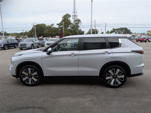 2025 Mitsubishi Outlander SE:MM39970