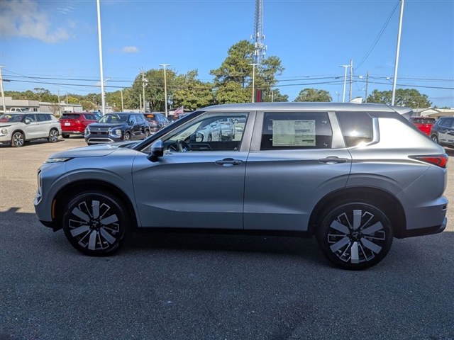 2025 Mitsubishi Outlander SE:MM39940