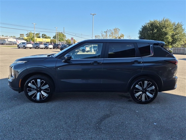 2025 Mitsubishi Outlander SE:02630UU