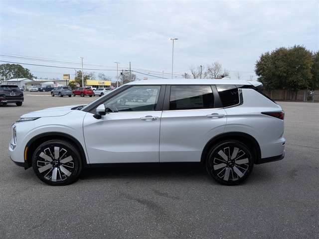 2026 Mitsubishi Outlander SE:MI30270