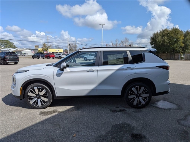 2026 Mitsubishi Outlander SE:MI30280