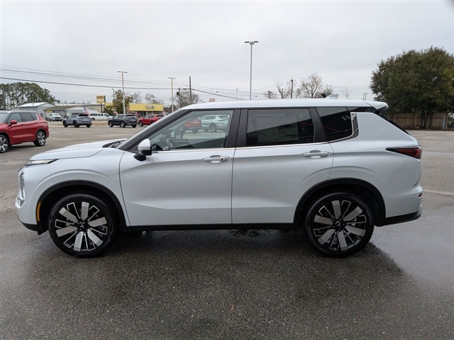 2026 Mitsubishi Outlander SE:MI30130