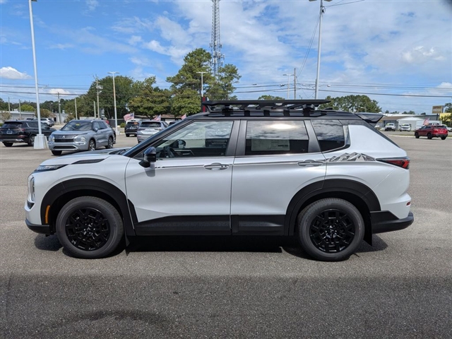 2025 Mitsubishi Outlander Trail Edition:MM139780