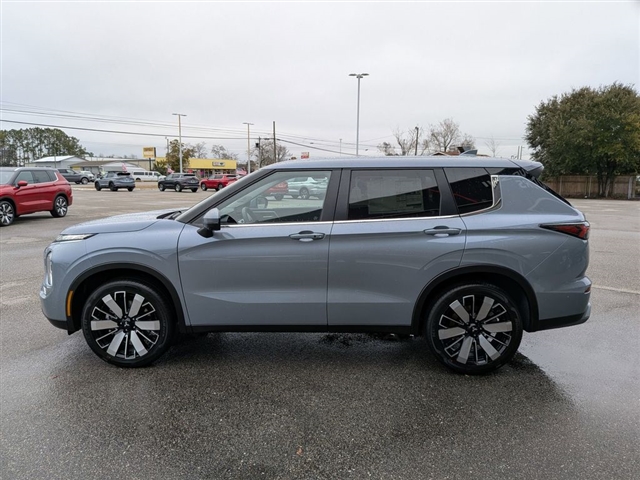 2026 Mitsubishi Outlander SE:MI130120