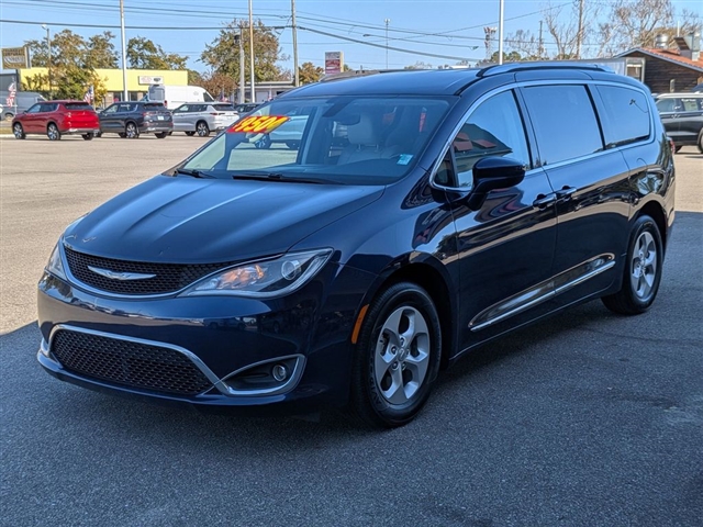 2017 Chrysler Pacifica Touring-L Plus:01870UU