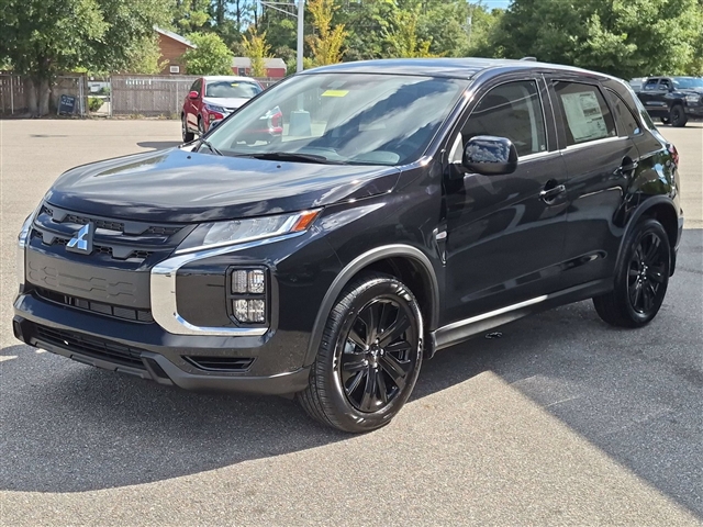 2027 Mitsubishi Outlander Sport LE:MI230580