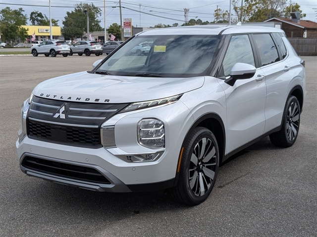 2025 Mitsubishi Outlander SE:MM39820