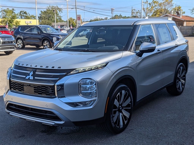 2025 Mitsubishi Outlander SE:MM39940