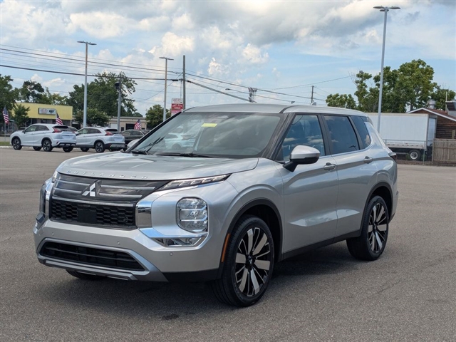 2025 Mitsubishi Outlander SE:MM39600