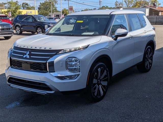 2025 Mitsubishi Outlander SE:MM139900