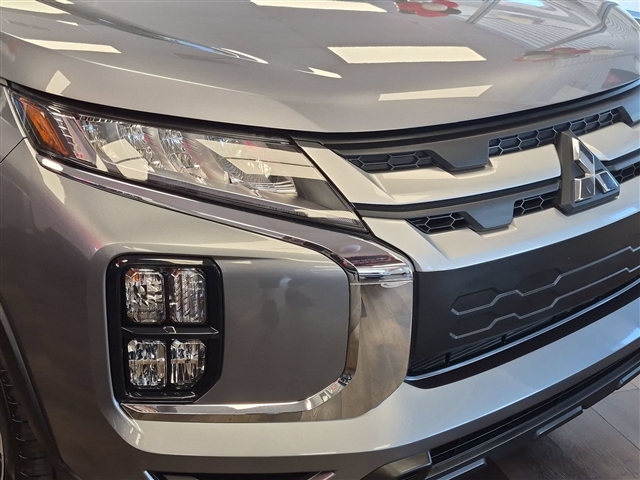 2027 Mitsubishi Outlander Sport ES:MI230590