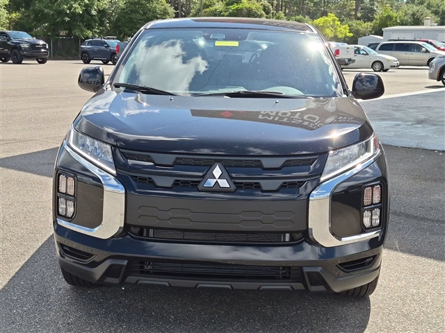 2027 Mitsubishi Outlander Sport LE:MI230580