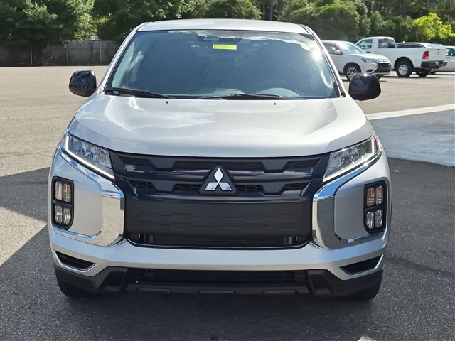 2027 Mitsubishi Outlander Sport LE:MI330610