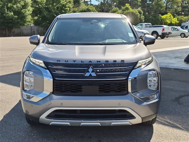 2023 Mitsubishi Outlander SE:30052N