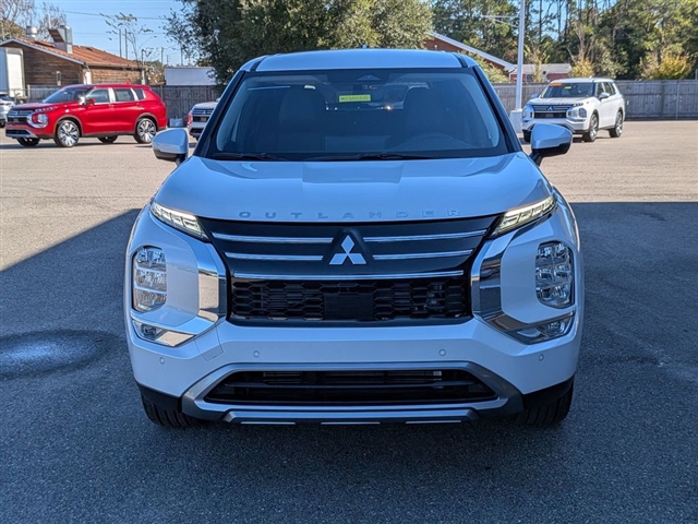 2025 Mitsubishi Outlander SE:MI30020