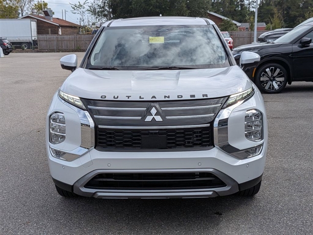 2025 Mitsubishi Outlander SE:MM39820