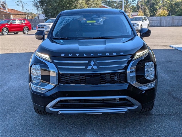 2025 Mitsubishi Outlander SE:MI30030